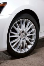 Lexus GS450h 2011 года